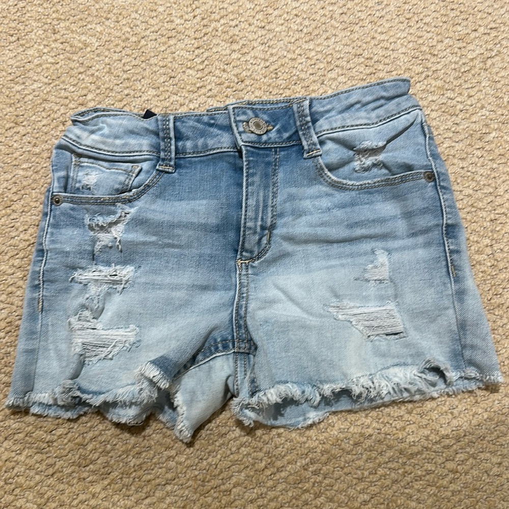 Cute girls jean shorts with rips